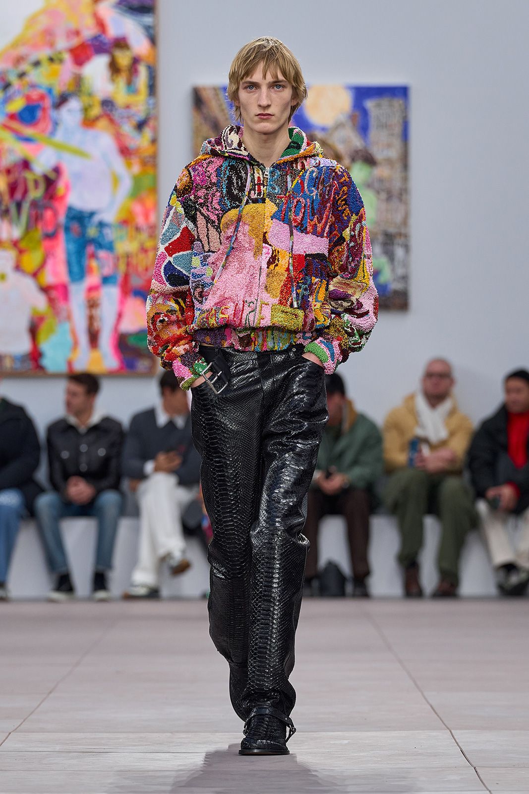 LOEWE_FW24_MW_SHOW_26.jpg