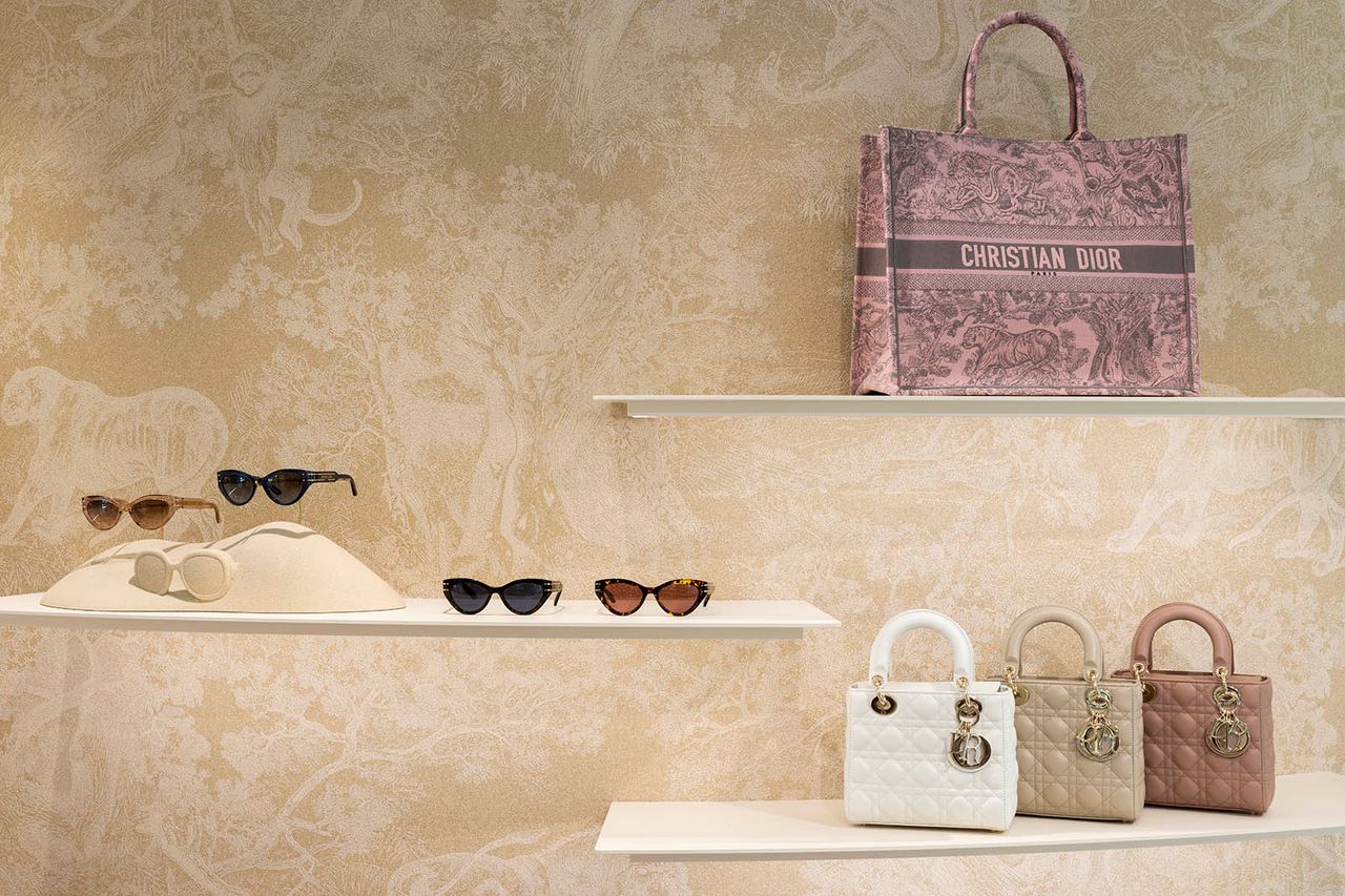 Dior POP Ups 5.jpg