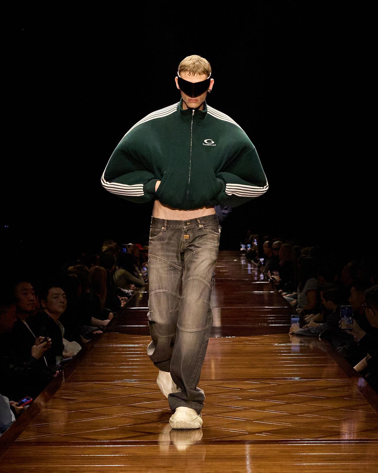 BALENCIAGA-SUMMER-25-LOOK-25_CHANDLER.jpg