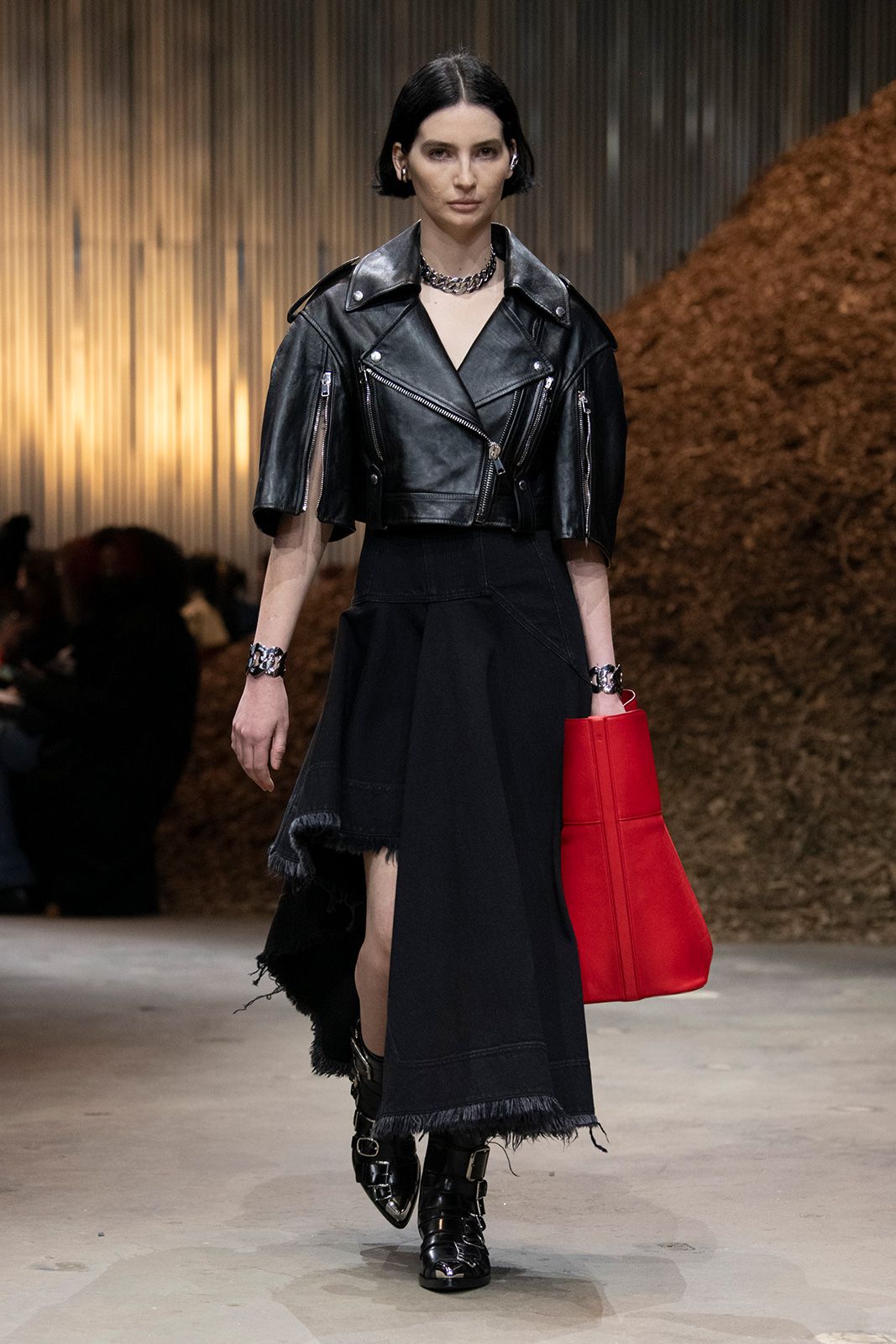 Alexander Mc Queen Fw 2022 Metalmagazine 19.jpg