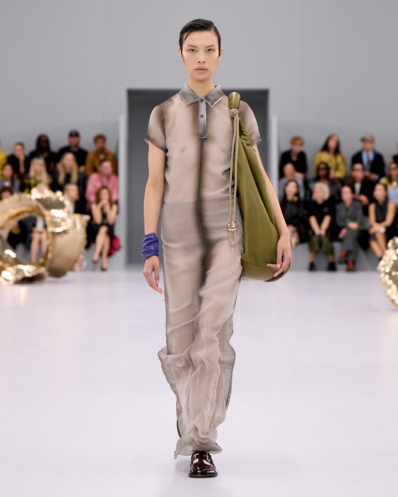 Loewe S S24 35.jpg