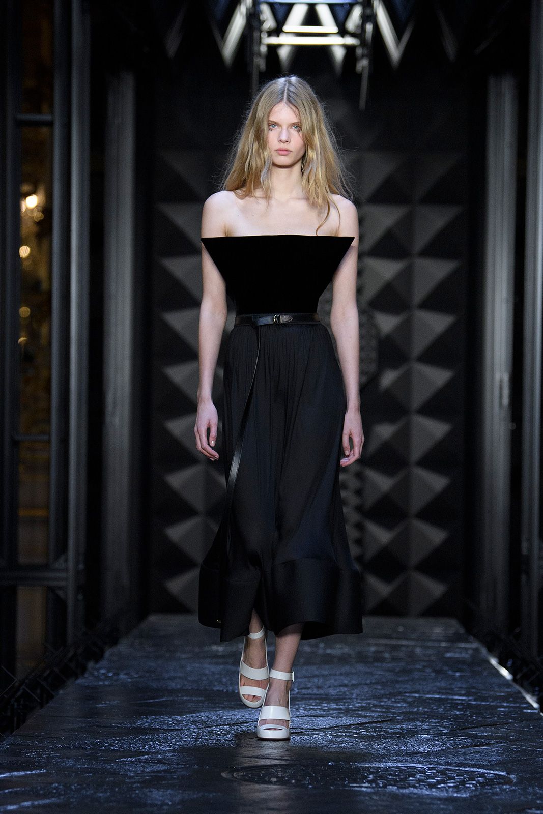 Louis Vuitton F W2324 Look 39.jpg
