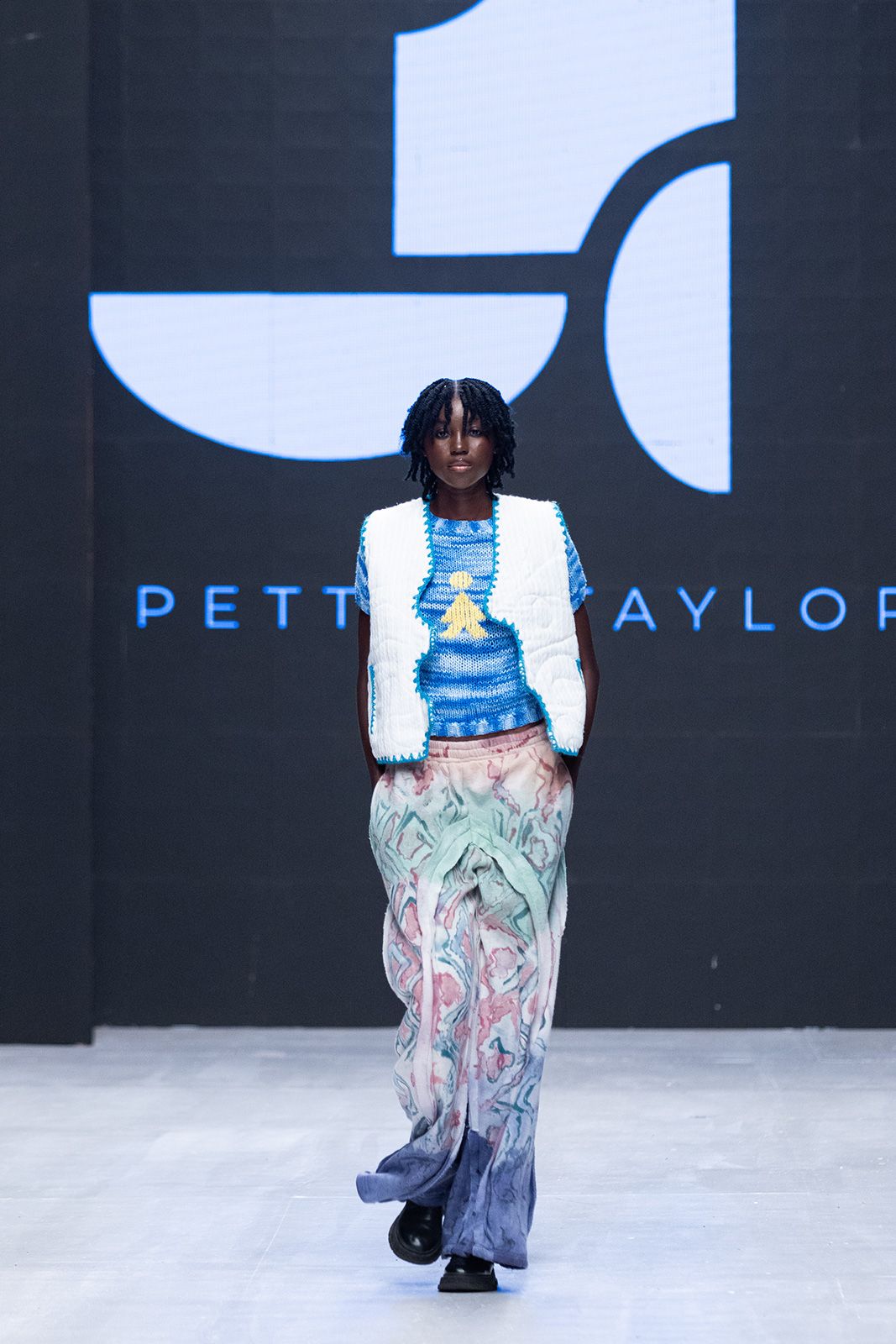 pettretaylor_2.jpg