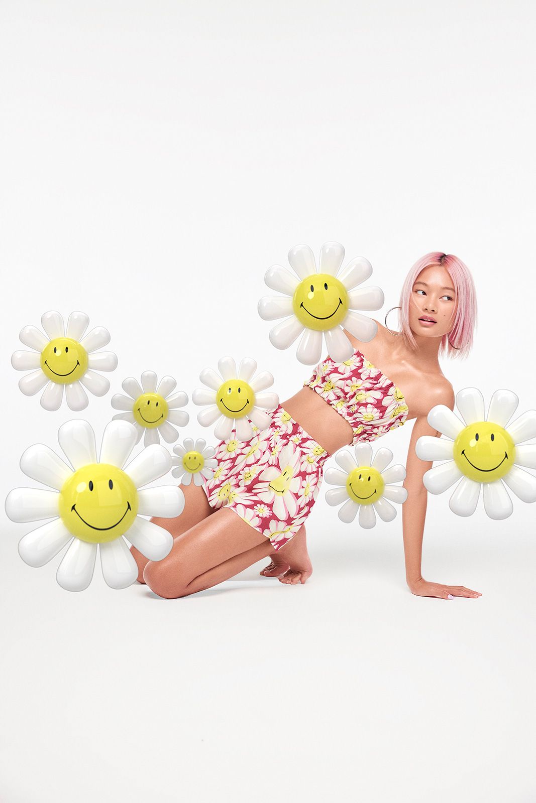 Bershka Teams up With Smiley 17.jpg
