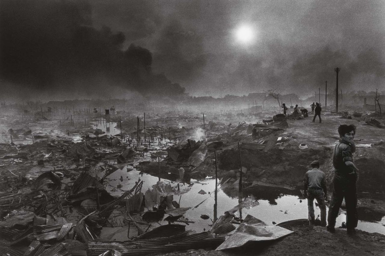 2 Bombardeo Phnom Penh Camboya 1975.jpg