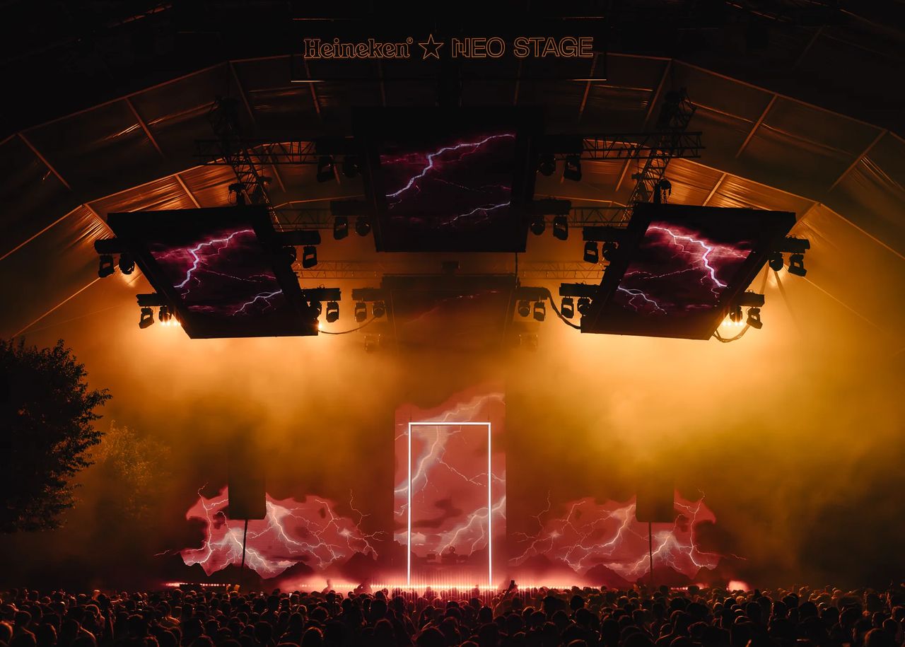 metal-neopop-edit-03.webp