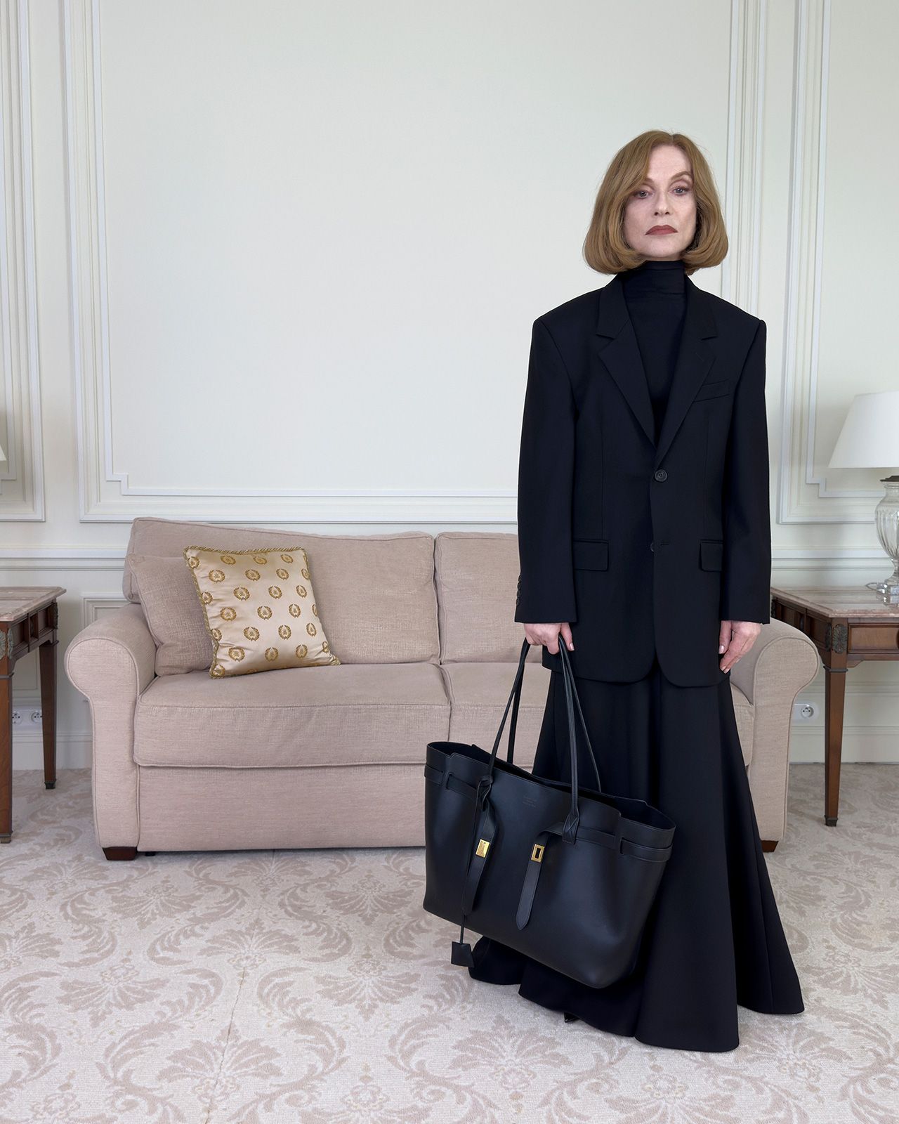 BALENCIAGA-WINTER-25-CAMPAIGN-LOOK-IMAGES_24.jpg