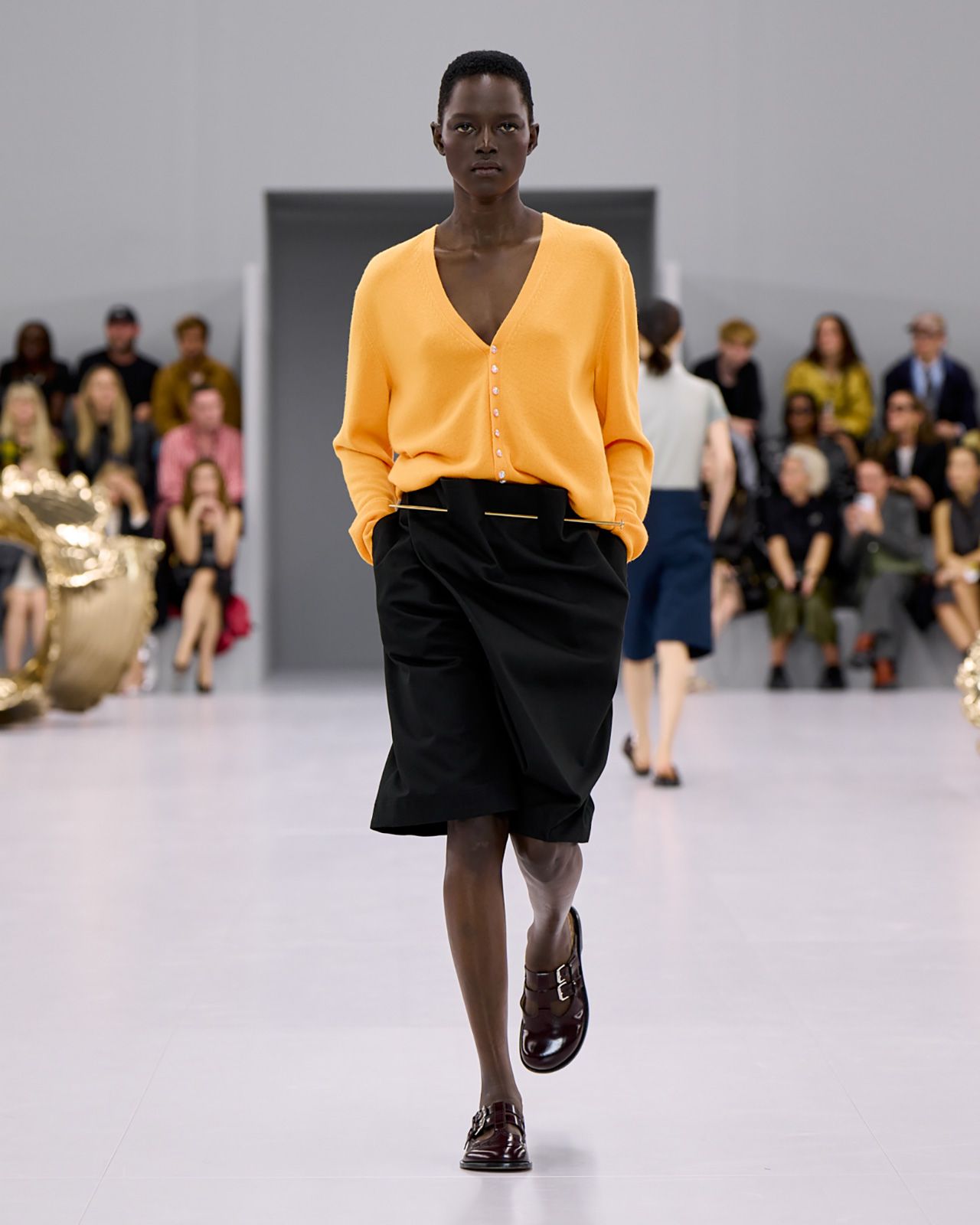 Loewe S S24 33.jpg