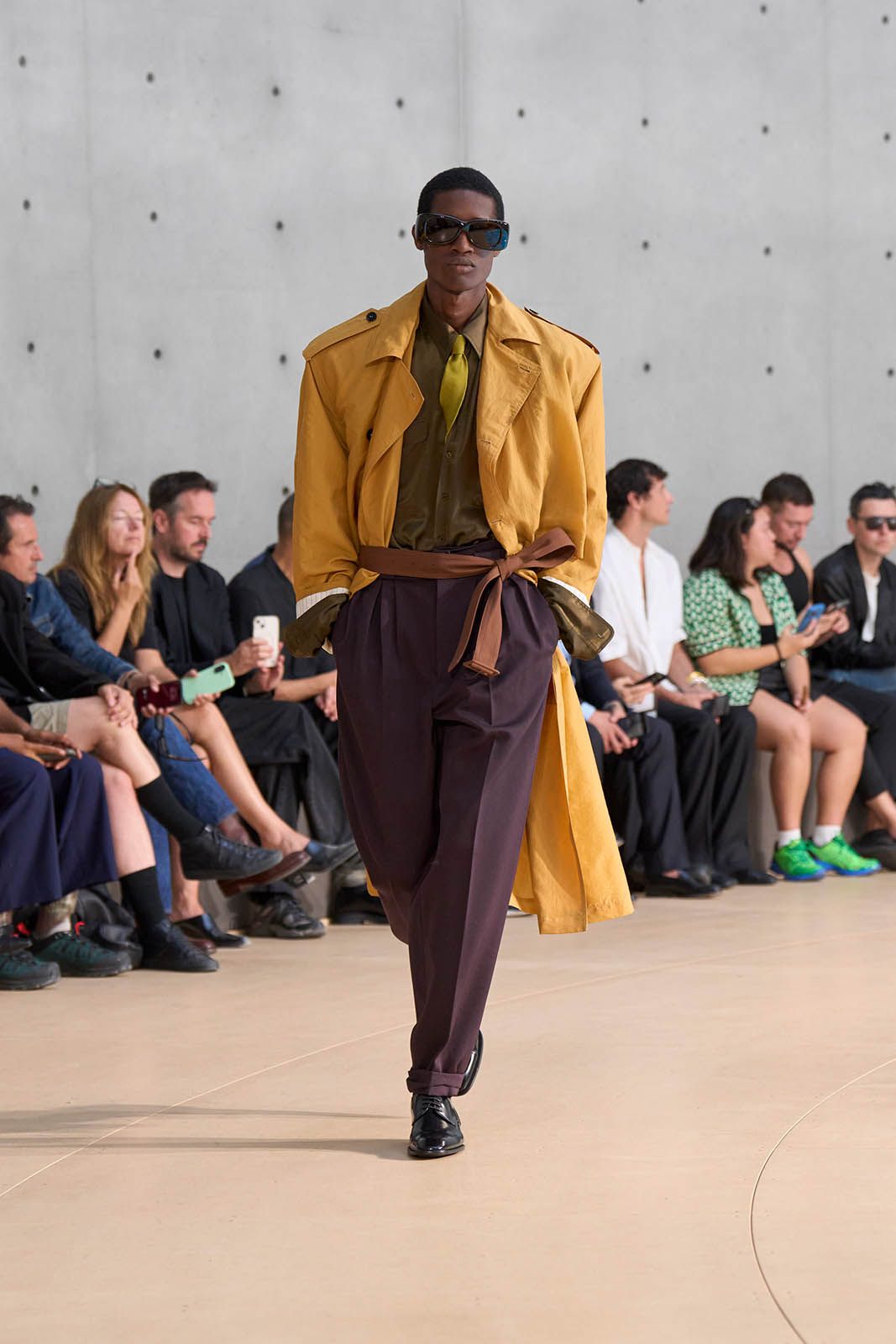 SAINT LAURENT_FASHION_SHOW_MEN_SUMMER26_RUNWAY_18.jpg