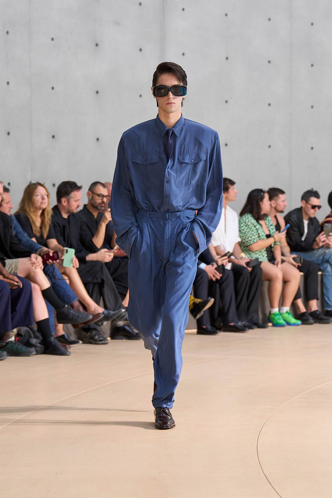 SAINT LAURENT_FASHION_SHOW_MEN_SUMMER26_RUNWAY_10.jpg