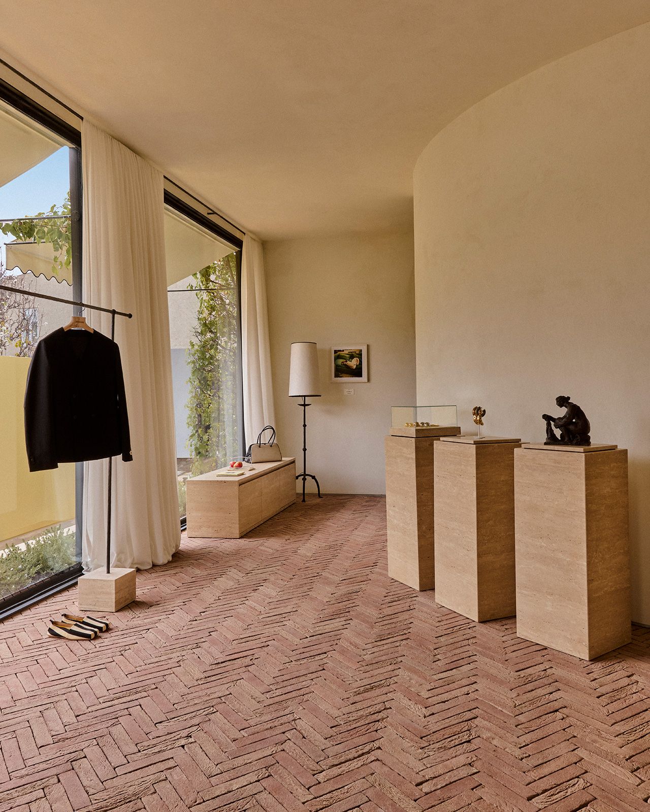 Jacquemus_TheLosAngeles-Boutique_5.jpg