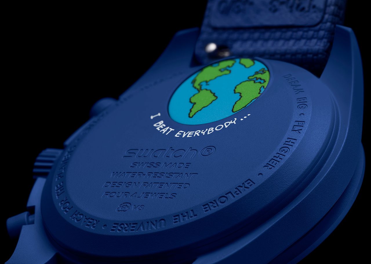 sc01_25_MoonSwatch_SO33N701L_close-up-back.jpg