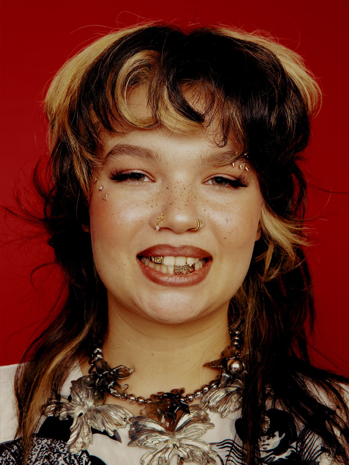 lola-young-metal-3.jpg