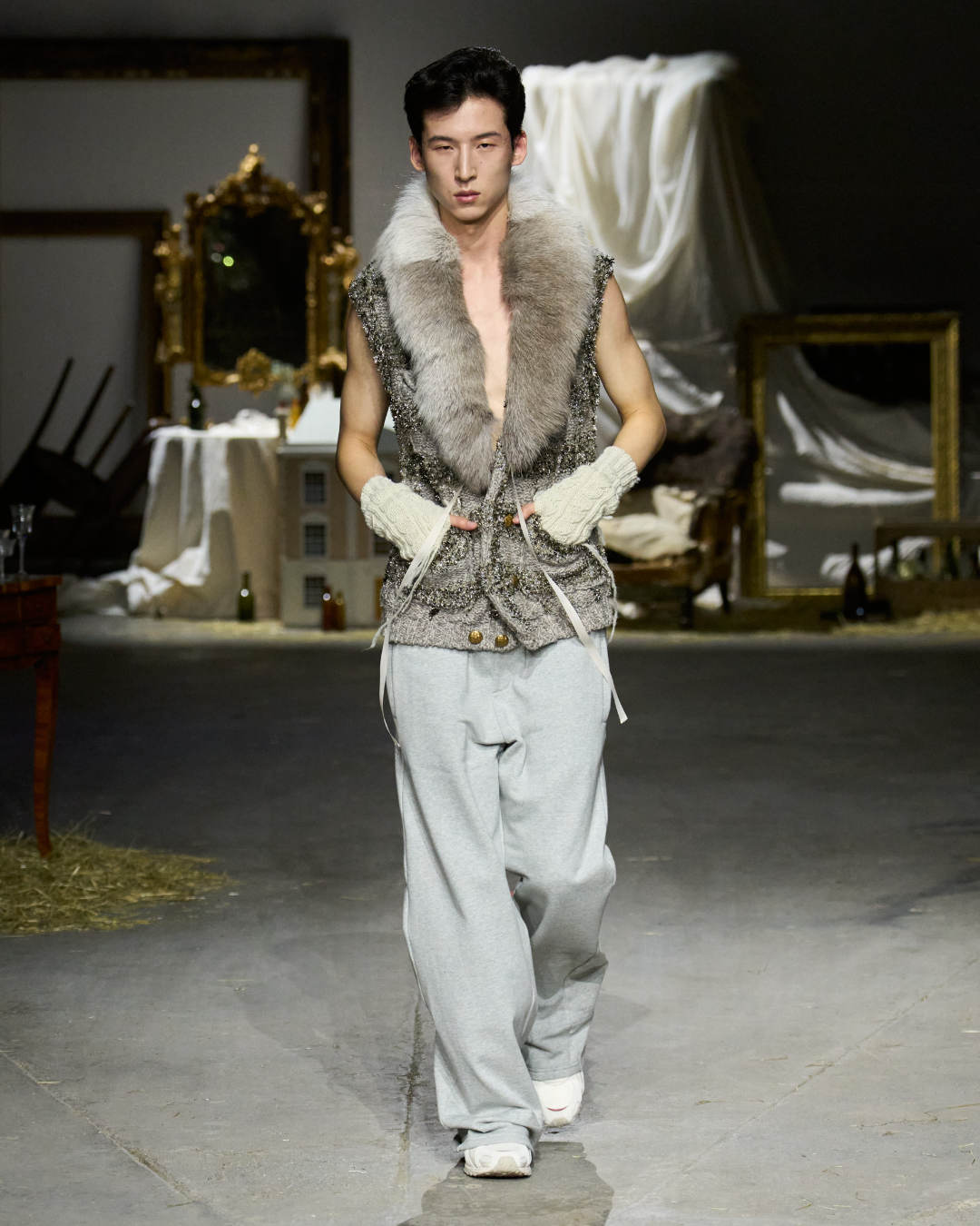 Oscar Oyuang F26 Look 12.jpg