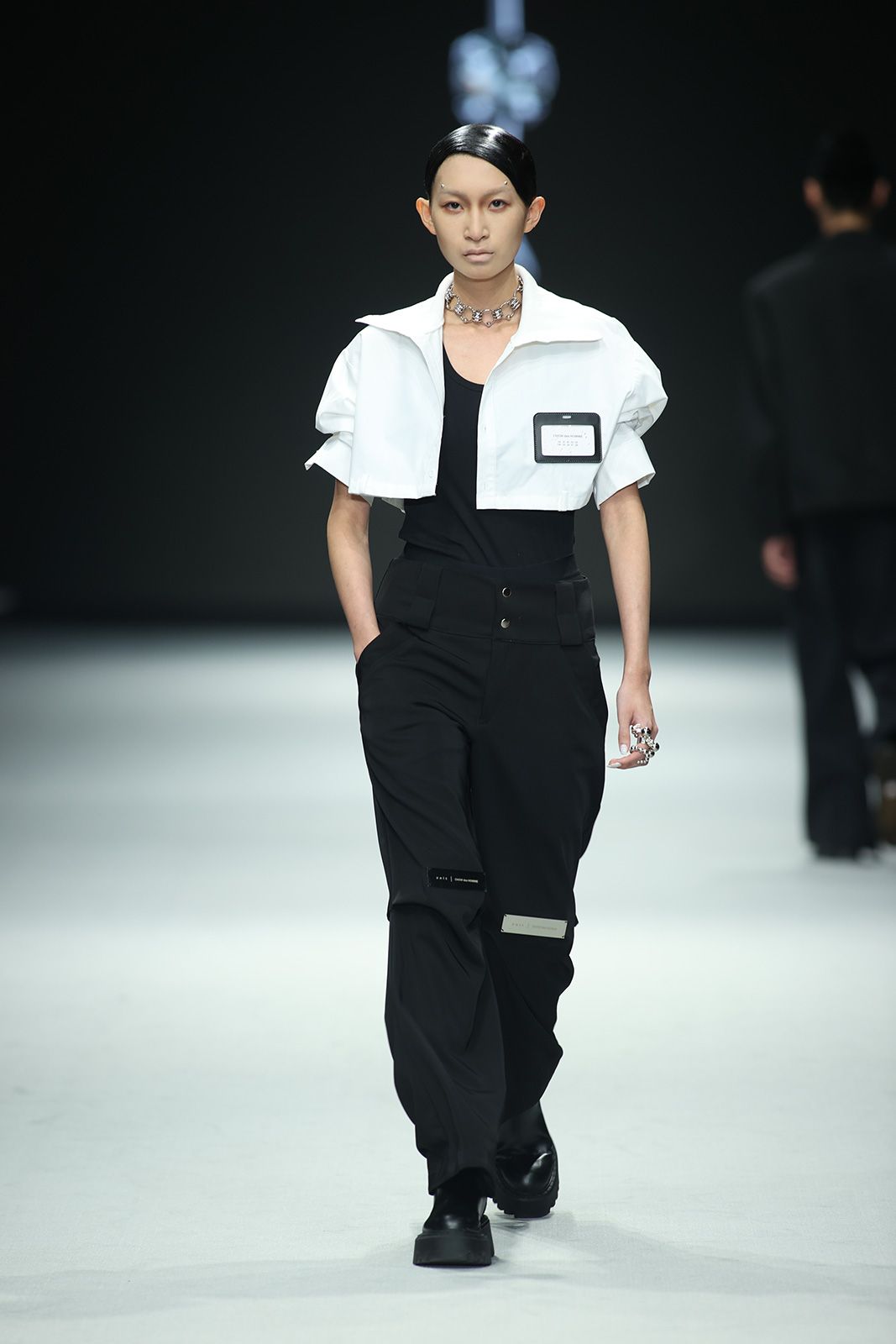 A W23 Zeit X Chow Des Homm E6.jpg