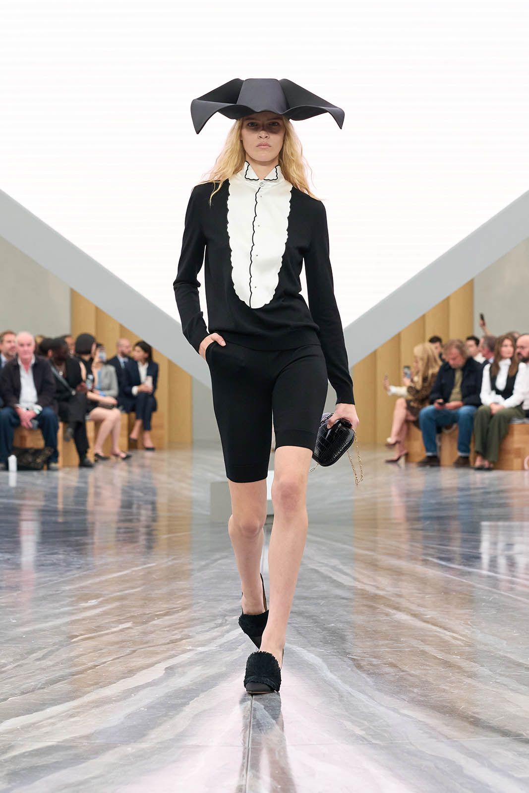 DIOR_W_RTW_SS26_25.jpg