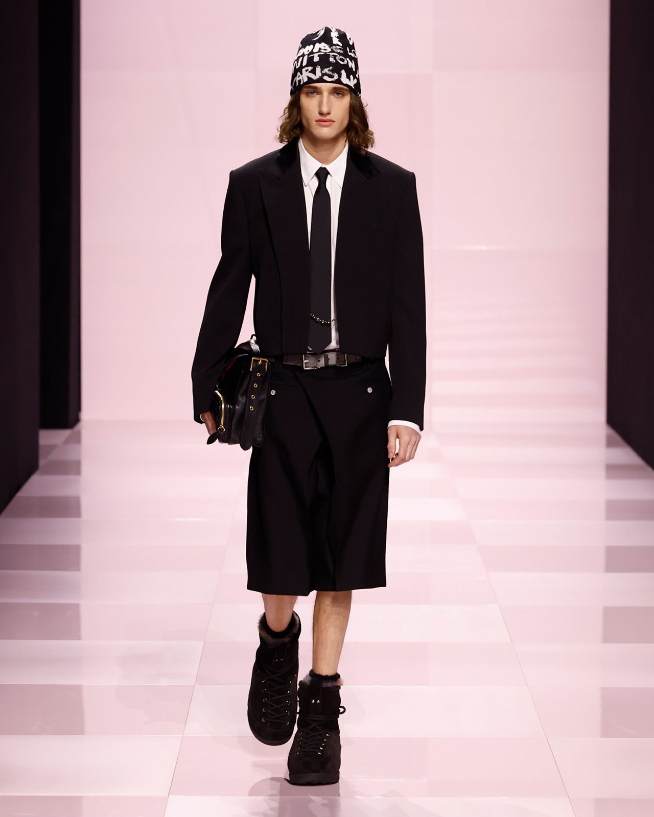 LOUIS-VUITTON-MENrsquo;S-FALL-WINTER-2025-SHOW-LOOK-75.jpg