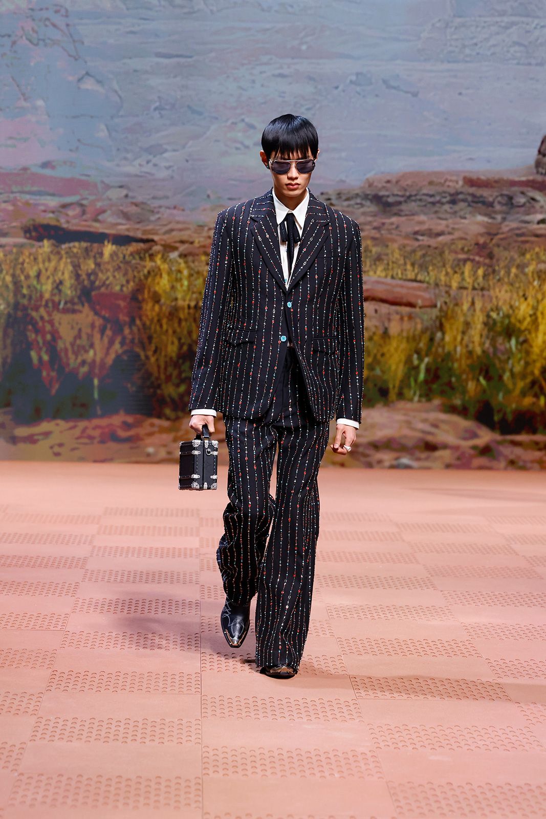 LOUIS_VUITTON_MENS_FALL_WINTER_2024_37.jpg