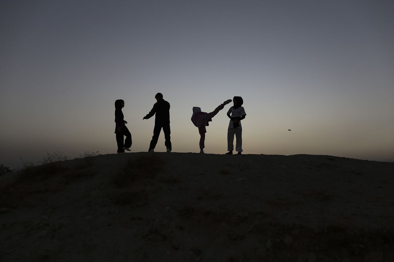 Johanna Maria Fritz   Shaolin Kämpferinnen in Kabul.jpg