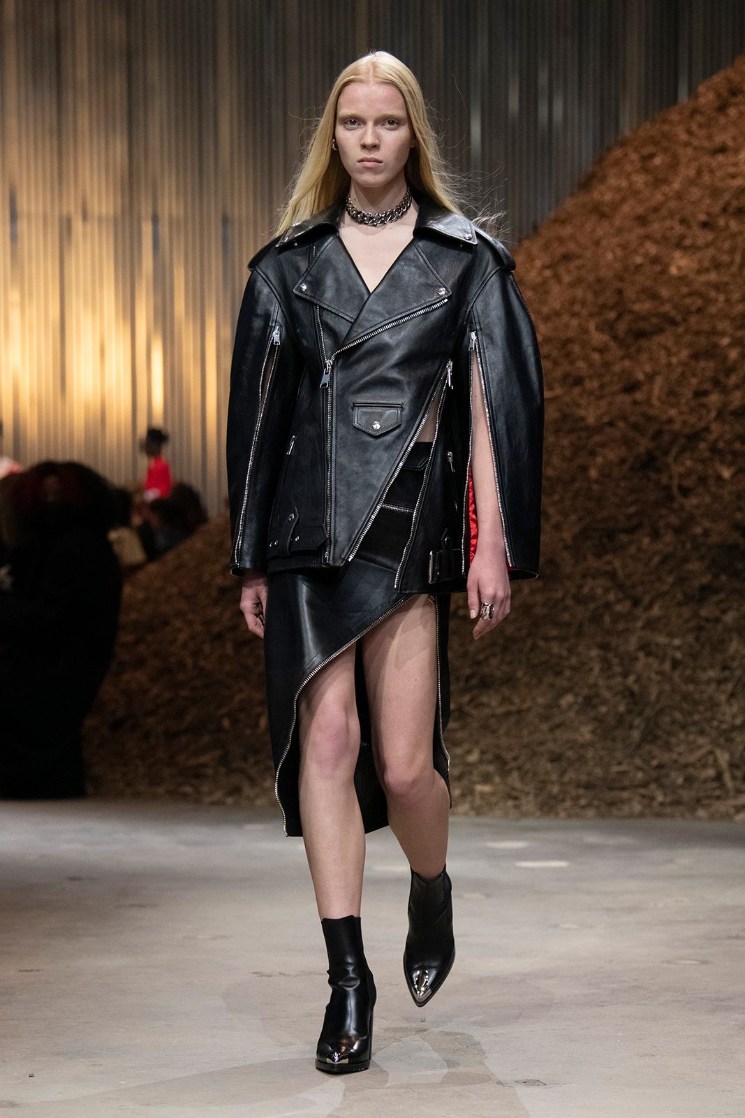 Alexander Mc Queen Fw 2022 Metalmagazine 17.jpg