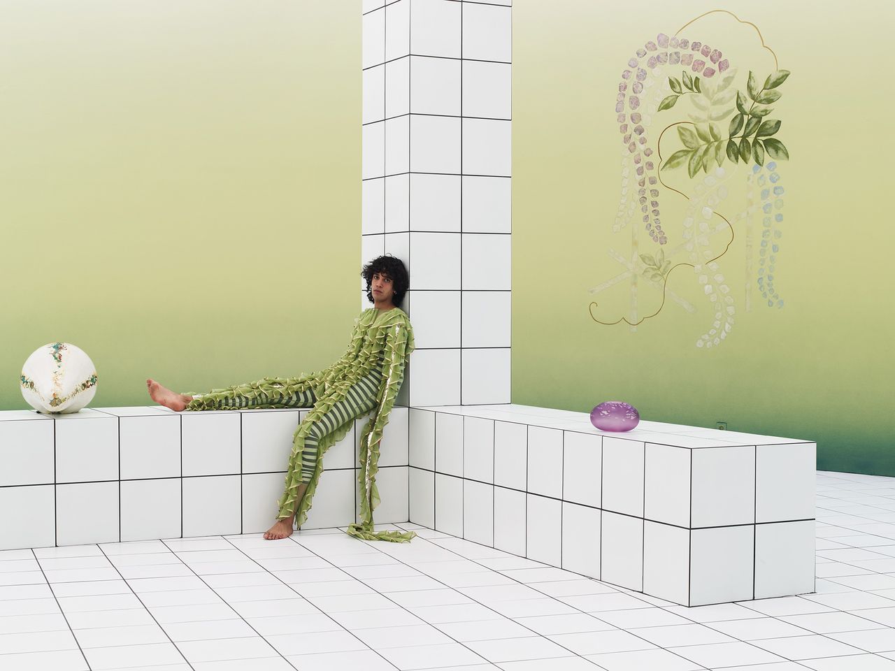 DE-SINGEL--Anthea-Hamilton-Mash-Up-installation-view---M-HKA-2022-©-Anthea-Hamilton.-Courtesy-the-artist-and-M-HKA.-Photo--Kristien-Daem.jpg