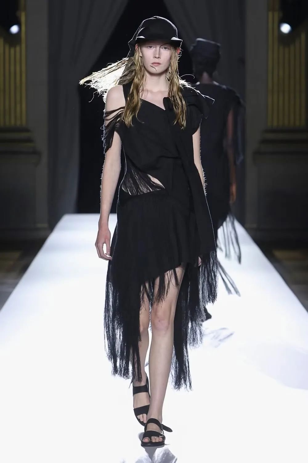 metal-yohji-yamamoto-04.webp