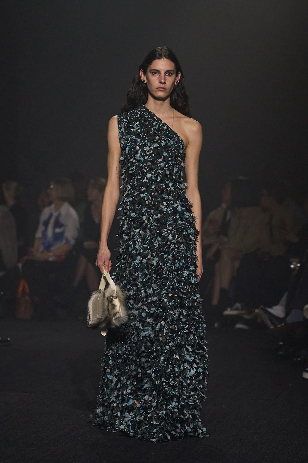 Burberry Fall 2023 Ready to Wear Gorunway 35.jpg