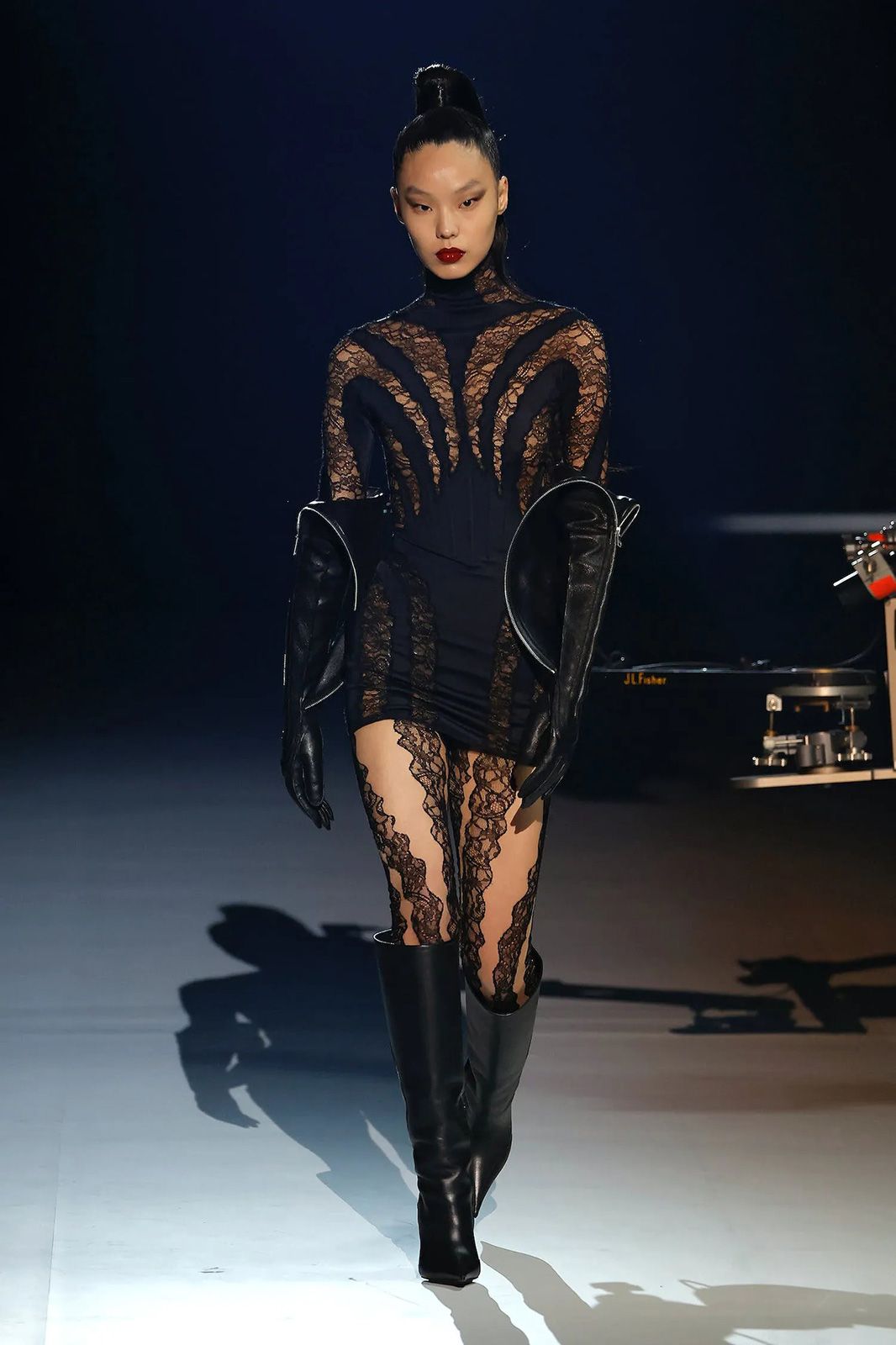 Mugler Fall Winter 2023 4.jpg