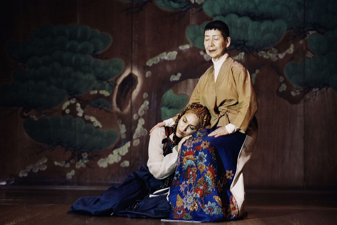 Kenzo Folio 2 4.jpg