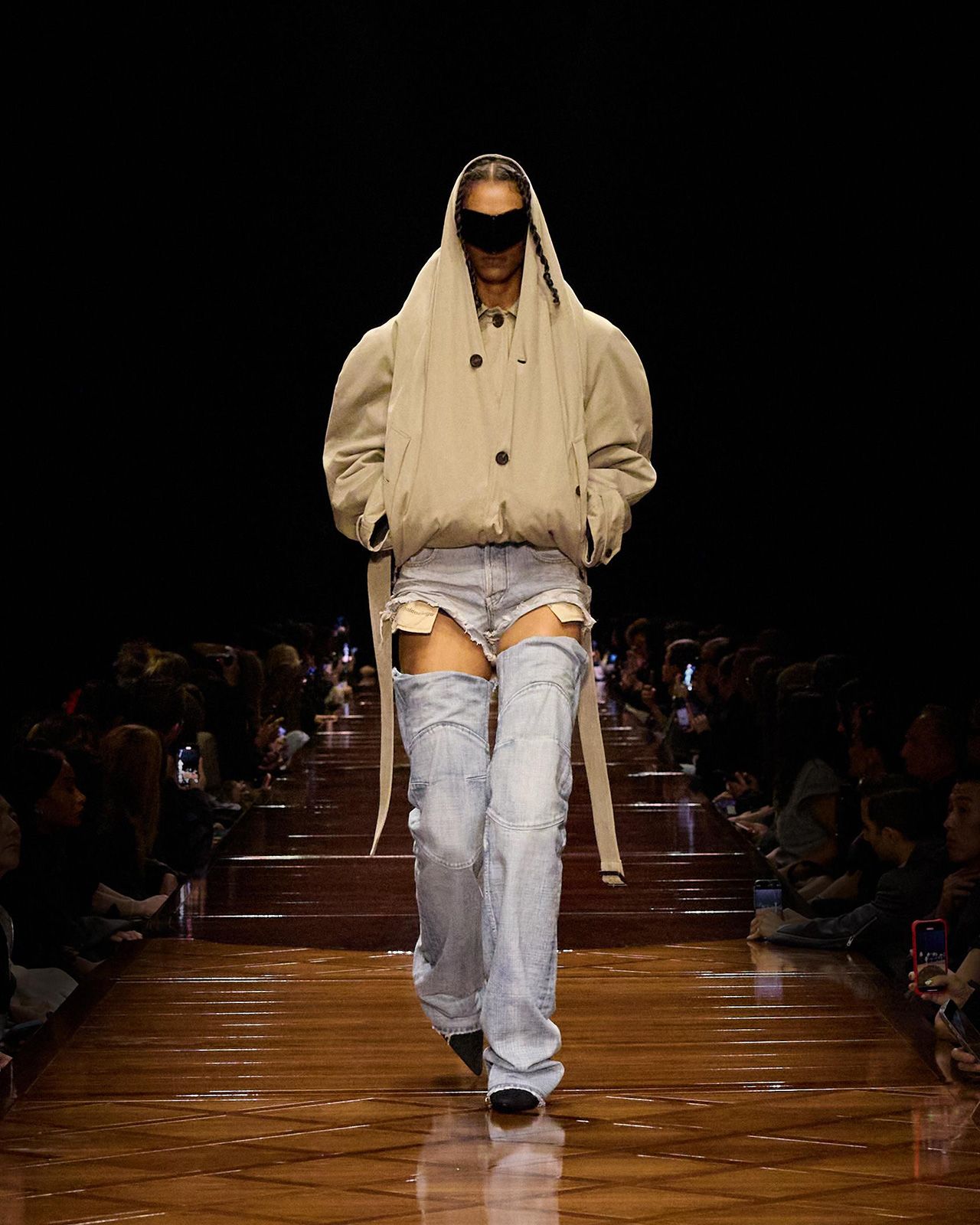 BALENCIAGA-SUMMER-25-LOOK-23_SIMONE.jpg