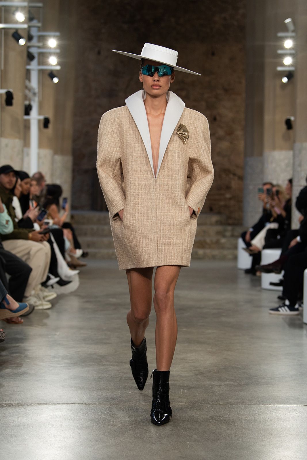 Louis-Vuitton_CR25_1.jpg