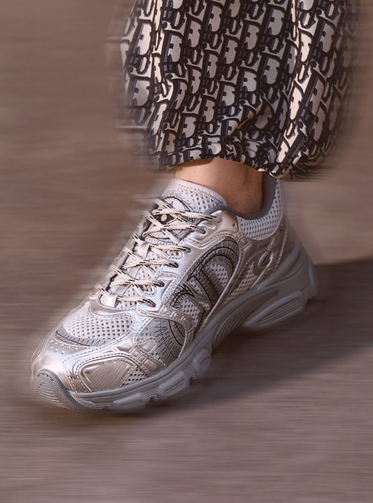 DIOR-CHRONO-SNEAKERS-EDITORIAL-©-Sarah-Blais-15.jpg