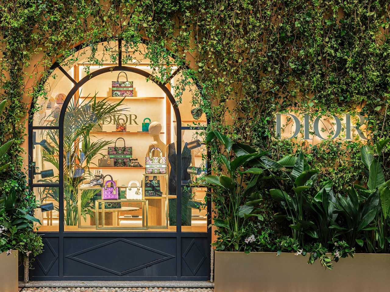 Dior POP Ups 12.jpg