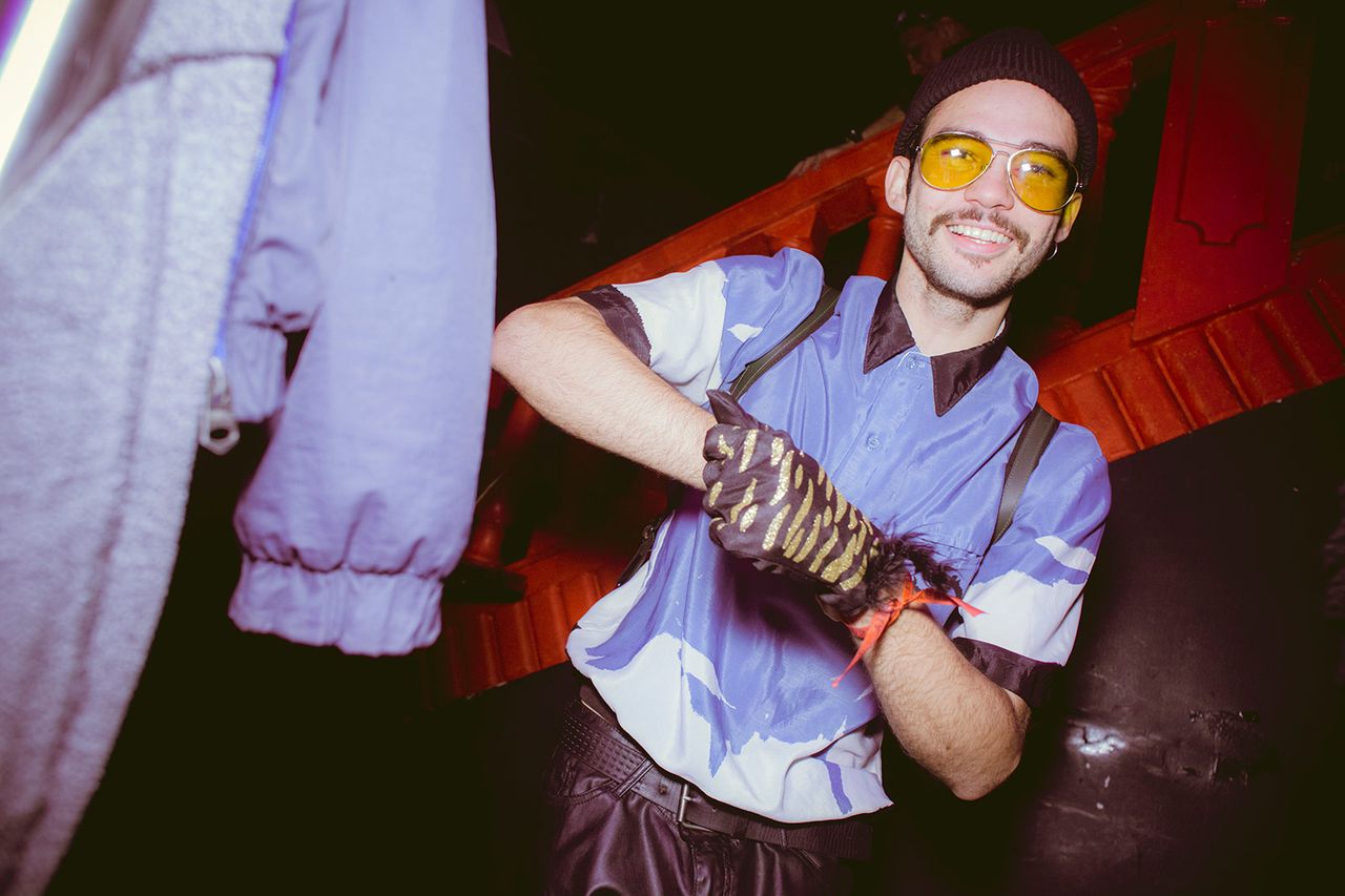 Glove Party Metalmagazine 3.jpg
