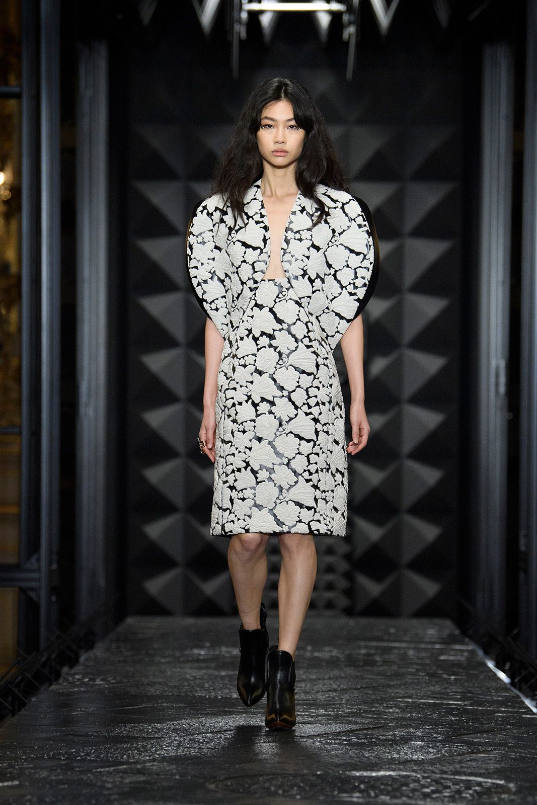 Louis Vuitton F W2324 Look 44.jpg