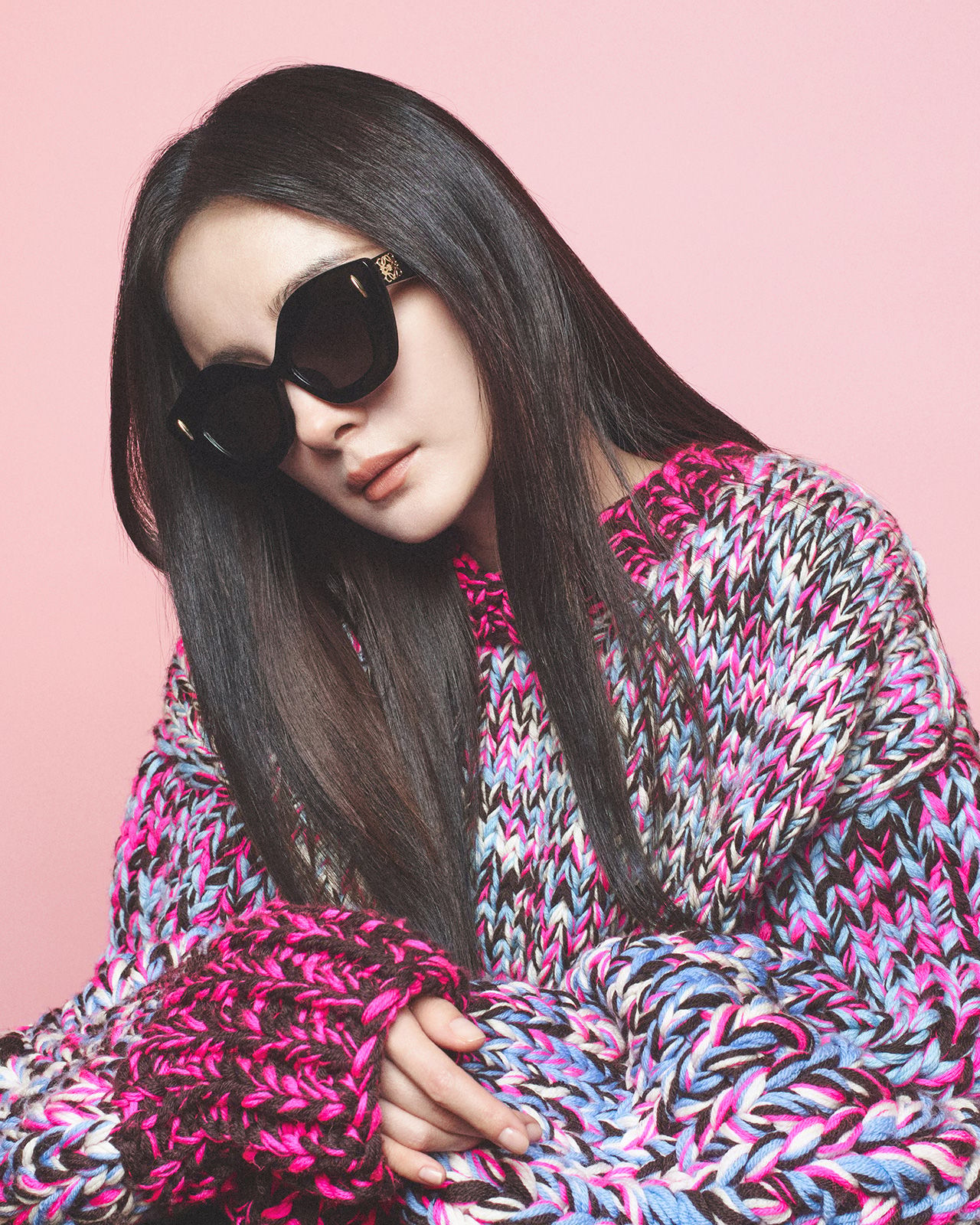LOEWE_SS24_DAVID_SIMS_CAMPAIGN_YANG_MI_RGB_CROPPED_4x5_014_0061_R_v1.jpg