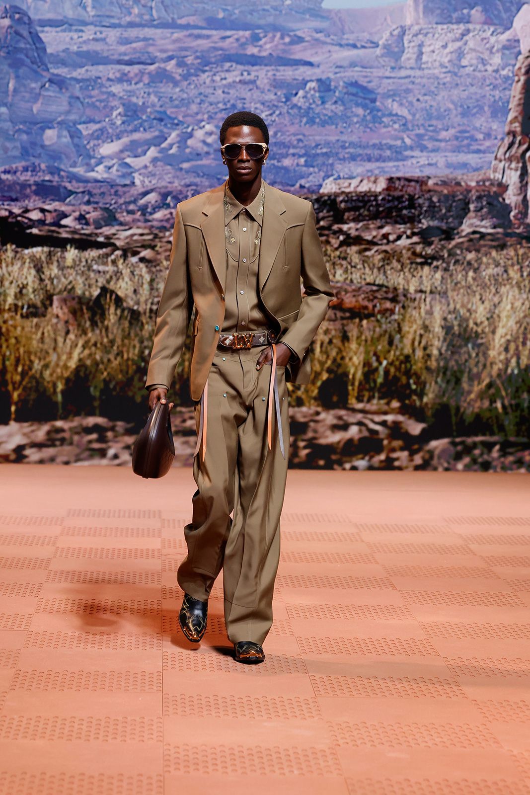 LOUIS_VUITTON_MENS_FALL_WINTER_2024_2.jpg