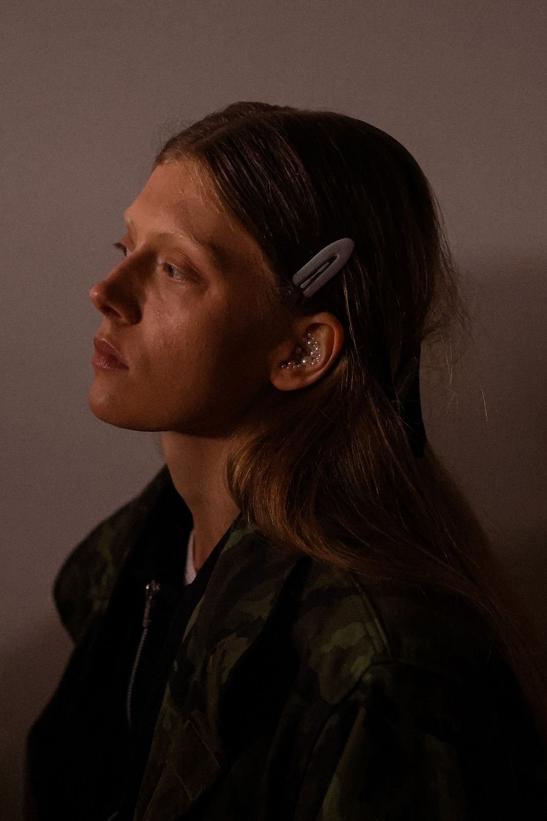 fw024-backstage-at-kiminte-kimhekim-073.jpg