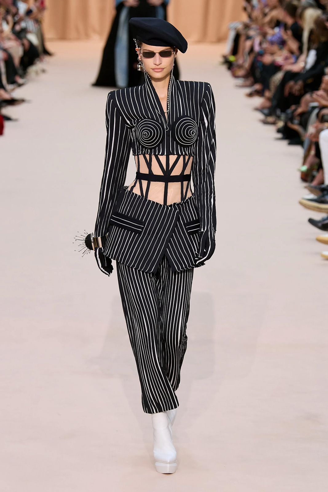 00021 Jean Paul Gaultier Fall 2022 Couture Credit Gorunway.jpg