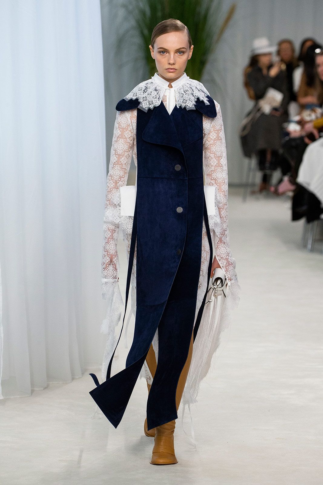 Loewe Women S S20 Look 31.jpg