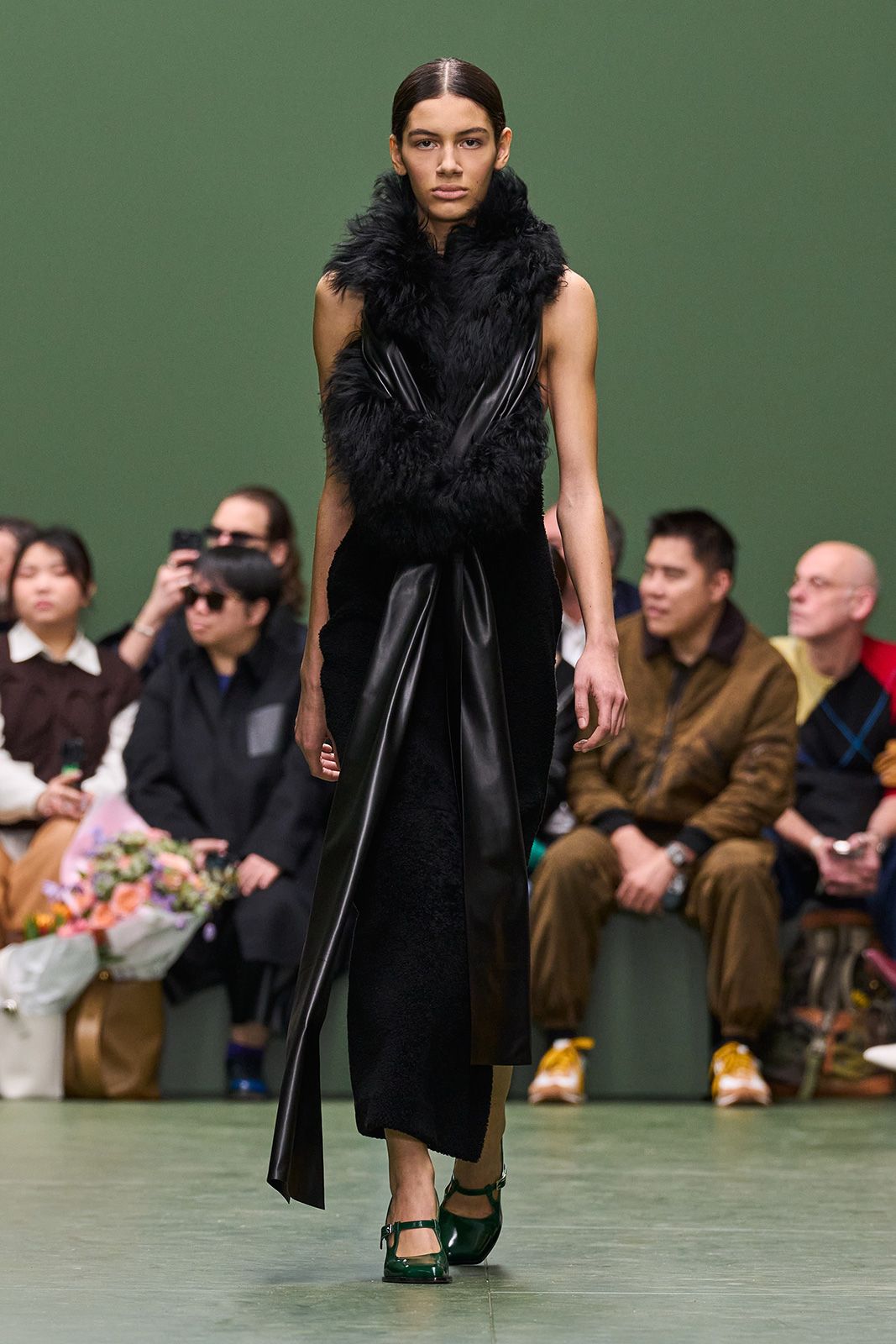 LOEWE_FW24_WW_SHOW_RUNWAY_17.jpg