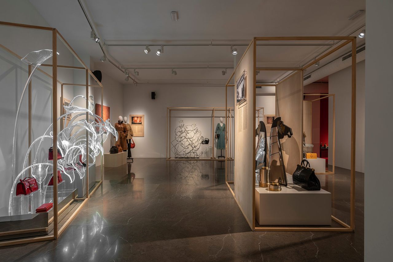 A Traves Del Cristal Los Escaparates De Loewe 6.jpg