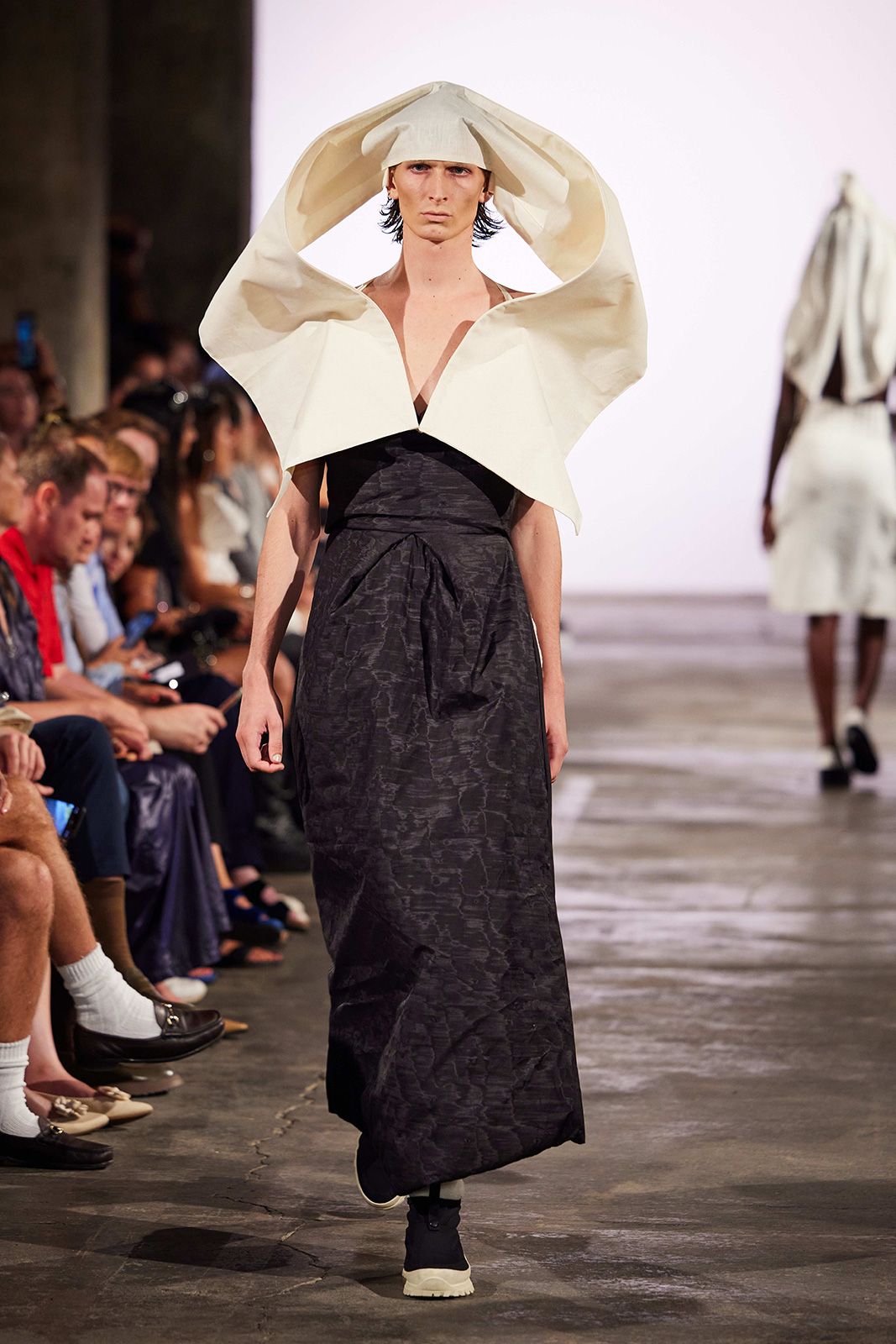 Dzhus S S24 Look4 by Finnegan Koichi Godenschweger for Bfw.jpg