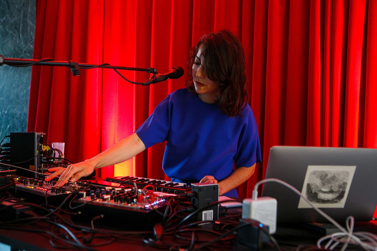 Lucrecia Dalt Metalmagazine 2.jpg