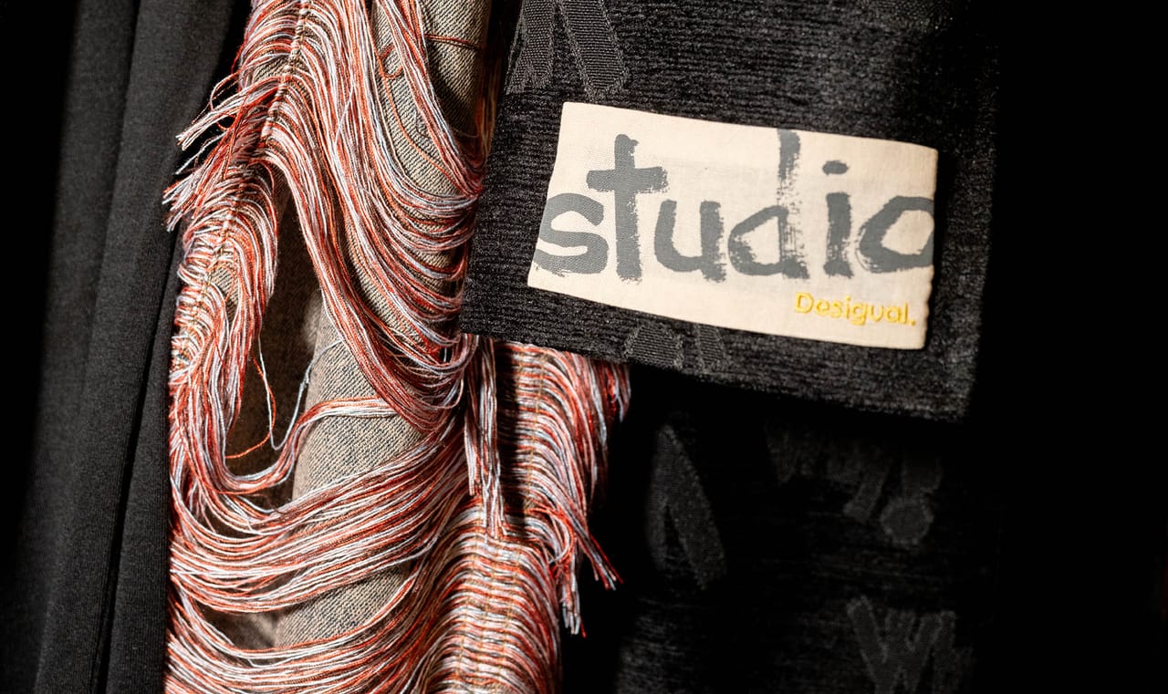 BACKSTAGE_DESIGUAL_STUDIO_FASHION_SHOW_2025_7.jpg