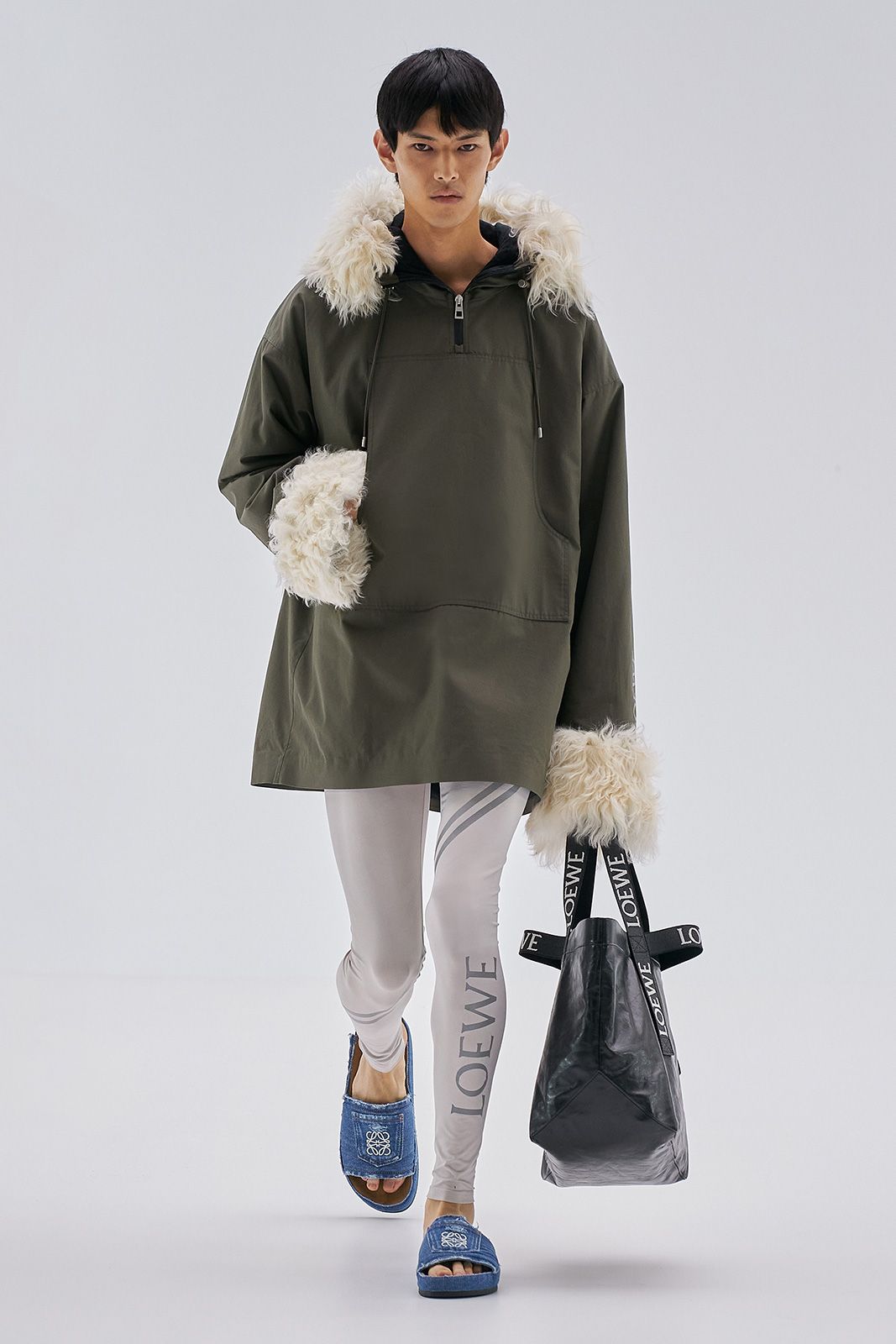 Loewe S S23 Mens Show Runway Look 14 Front Rgb Cropped 2x3 14.jpg