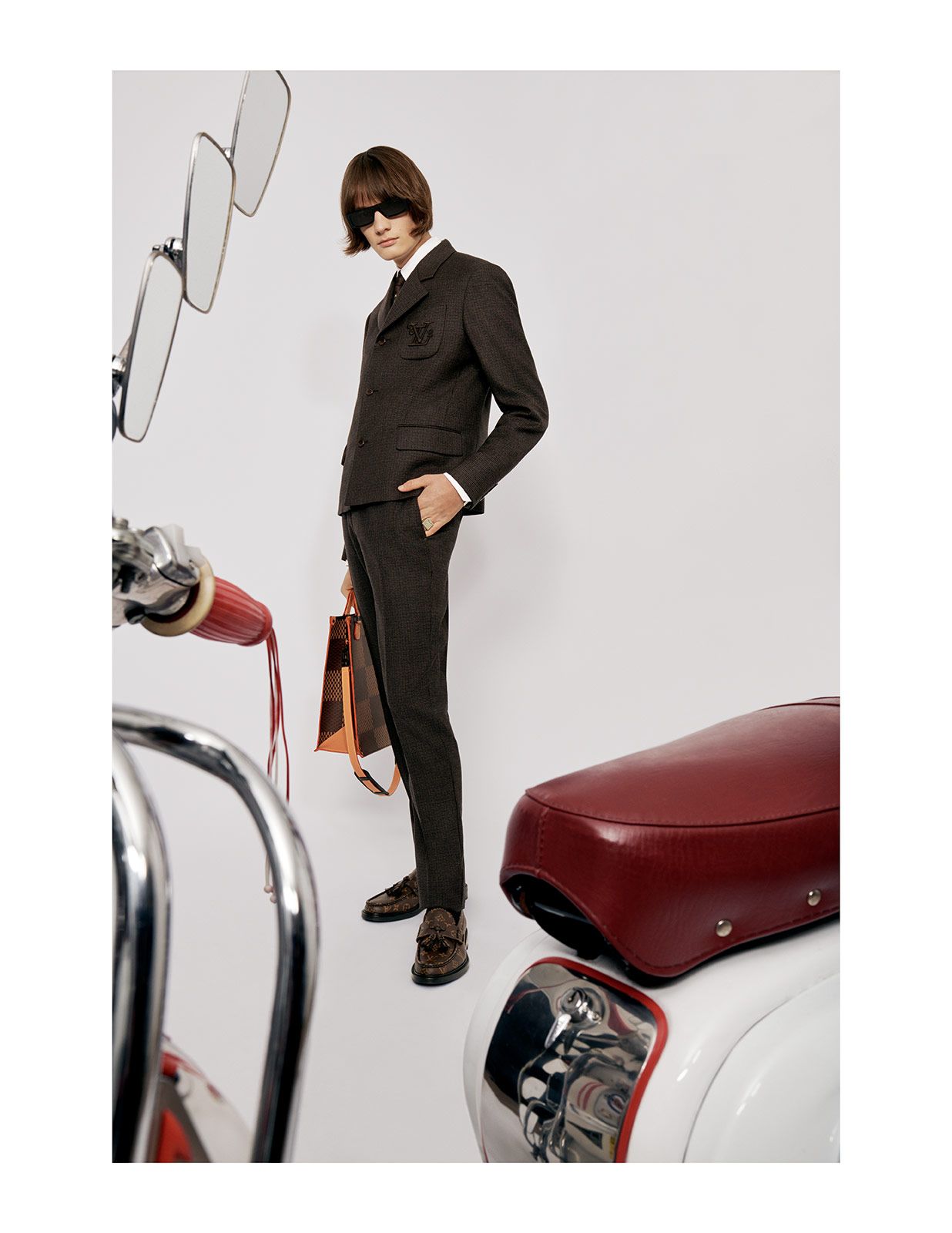Louis Vuitton L V2 Metalmagazine 3.jpg
