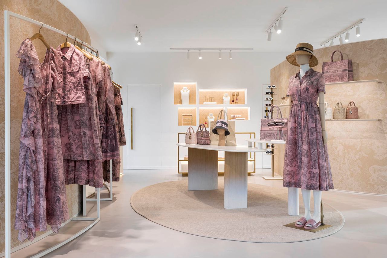 Dior POP Ups 16.jpg
