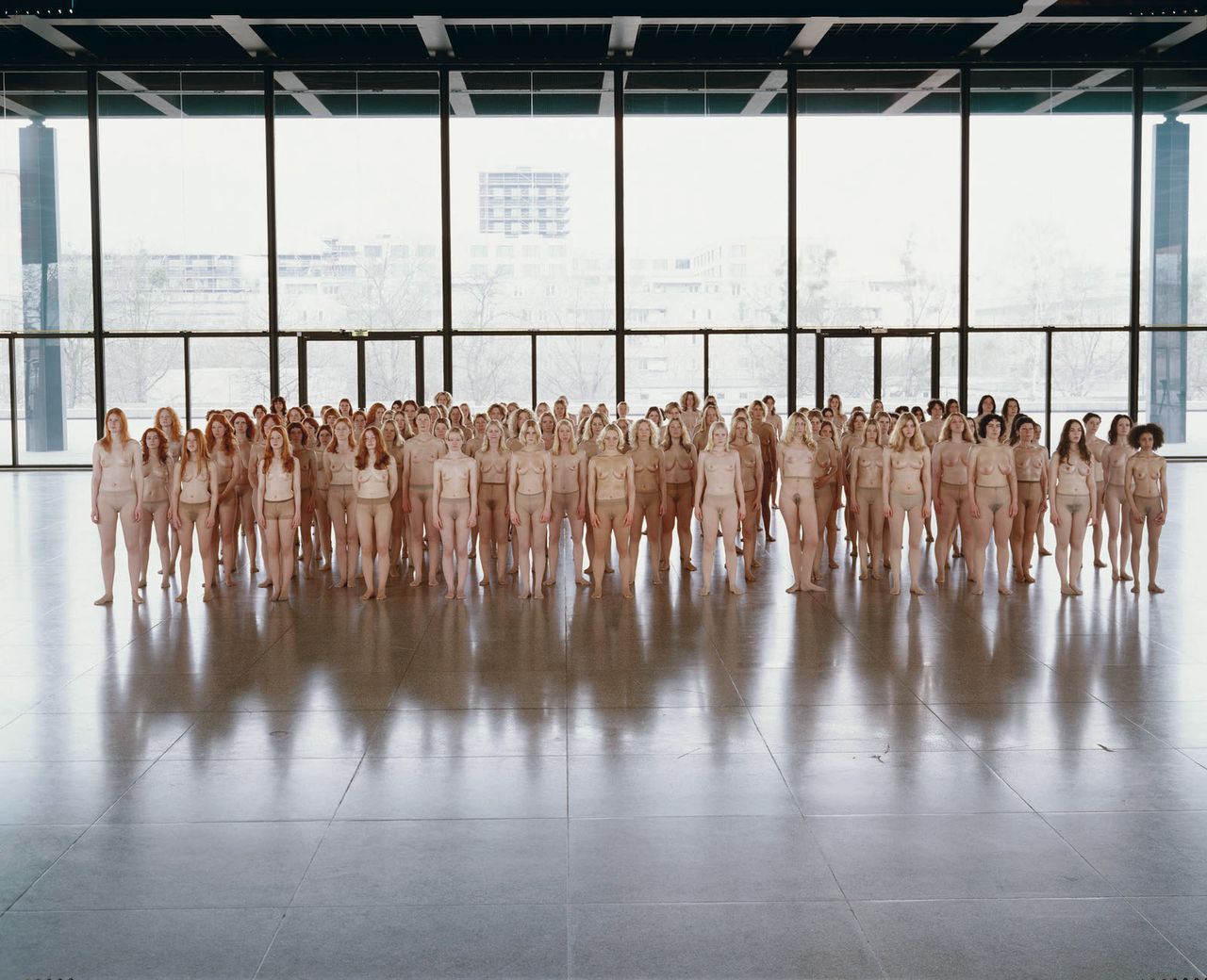 6 Vanessa Beecroft V B55 Performance 2005 Neue Nationalgalerie Berlin Copyright Vanessa Beecroft.jpg
