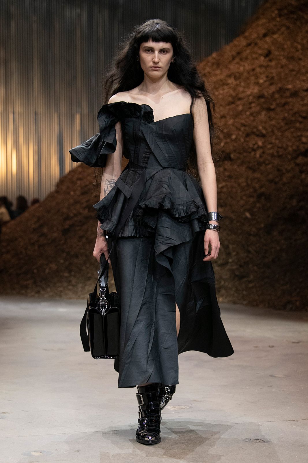 Alexander Mc Queen Fw 2022 Metalmagazine 10.jpg